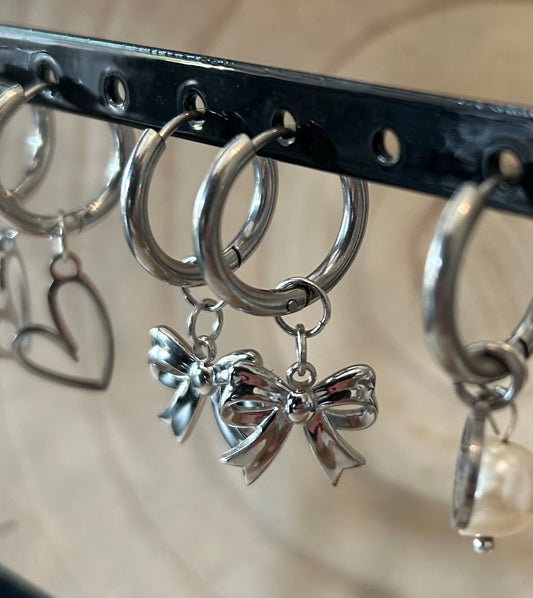 Oorringen bedel Strikje silver