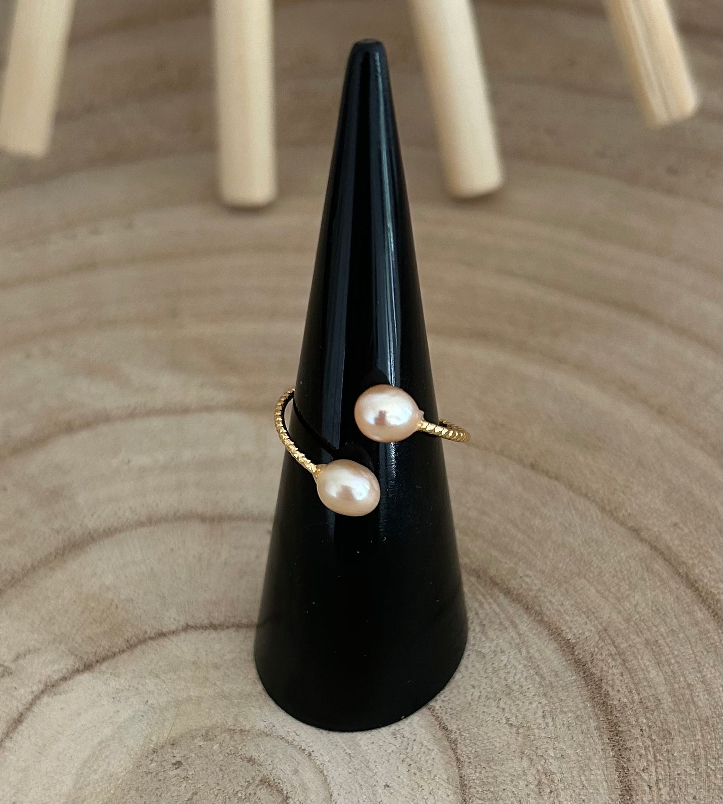 Ring verstelbaar Pearls | wit en roze beschikbaar